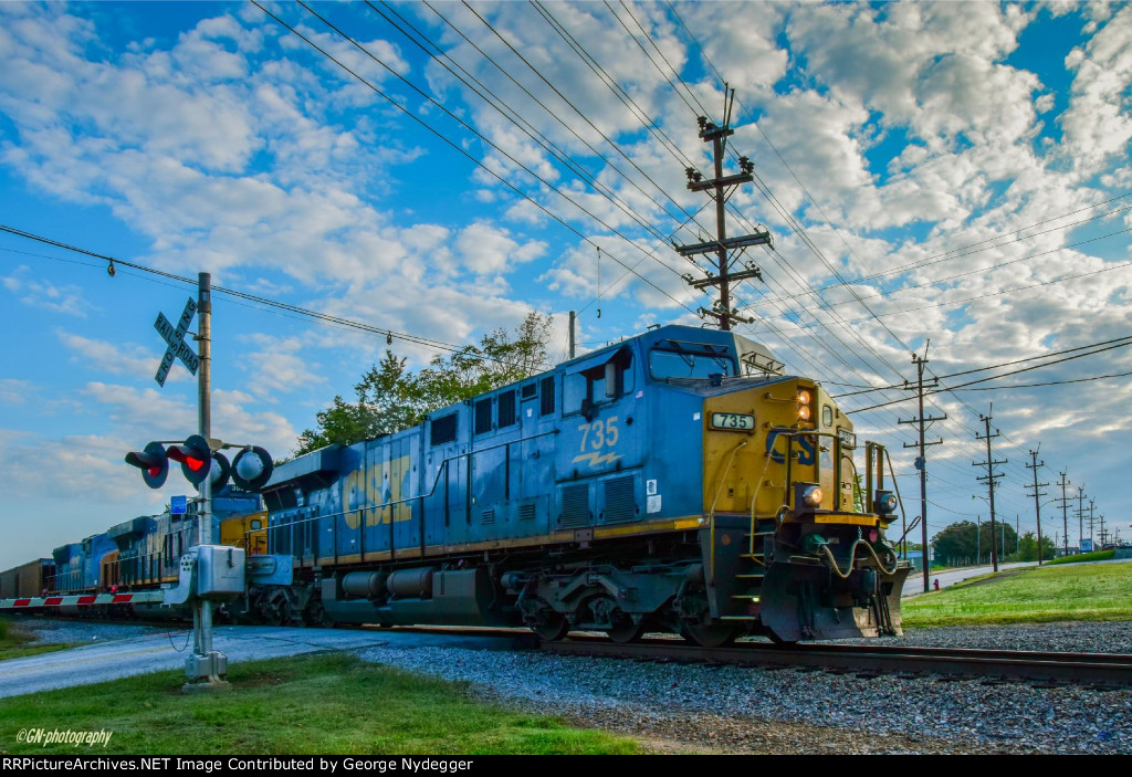 CSX 735 early morning action
